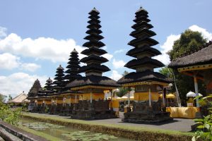 Paket Tour 1 Hari Tanah Lot