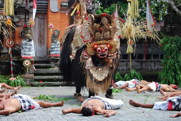 Paket Tour Liburan Wisata Bali 5 Hari 4 Malam (Reguler) - Tari Barong Batubulan